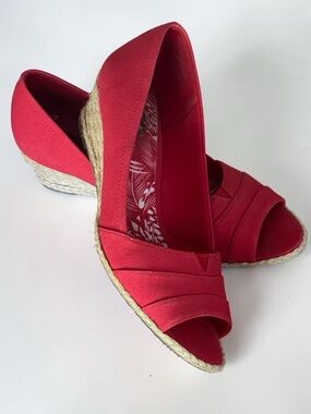Coach and Four Louise Red Canvas Peep-Toe Espadrille Wedge Sandals Sz 10 Shoes